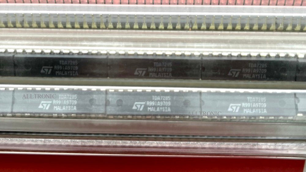 Audio Cassette Preamplifier / DC Volume Control IC TDA7285 Dip20 STM