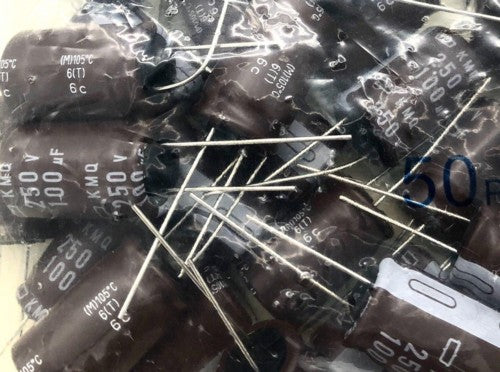 Electrolytic Aluminium Capacitor 100uf 250v 105°c Size:15x25mm KMQ